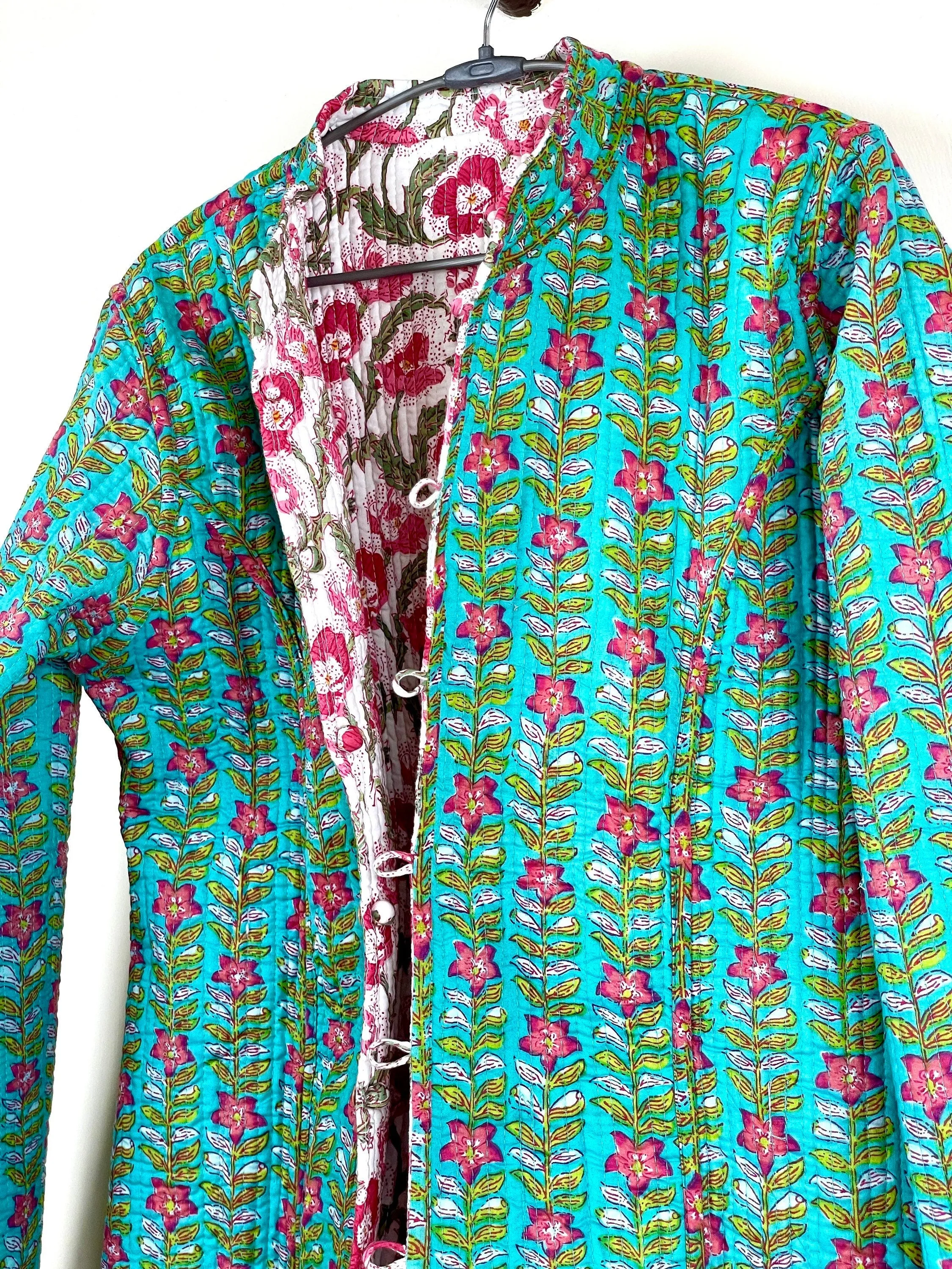 Indian Handmade Quilted Cotton Fabric Jacket Stylish White & Pink Floral Women's Coat, Reversible Waistcoat for Her