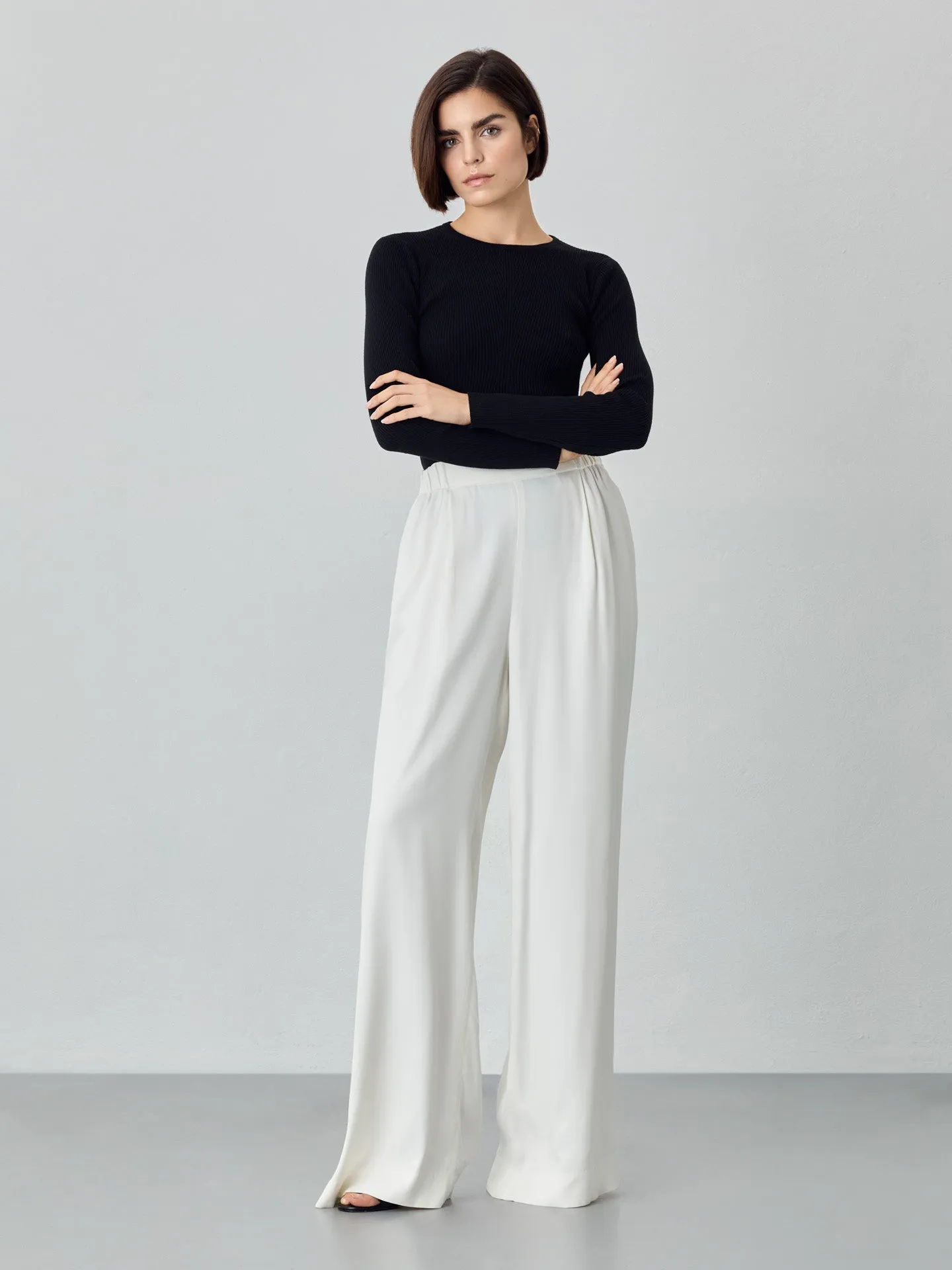 Loose Fit Trousers In Cotton Blend With Elasticated Waistband